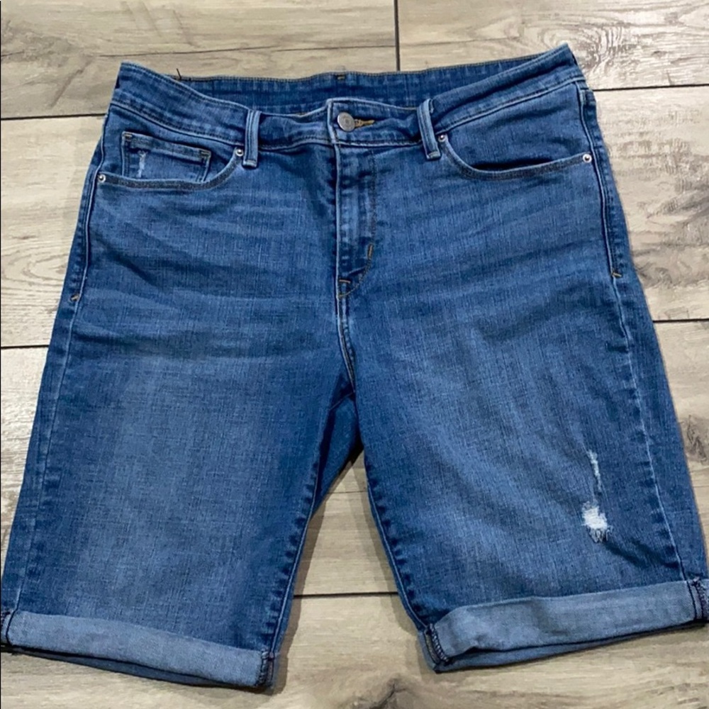 Levi Strauss & Co. Women's Shorts Size 30